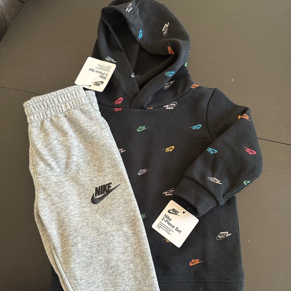 Brand new with tags 18 month old infant Nike 2 piece set